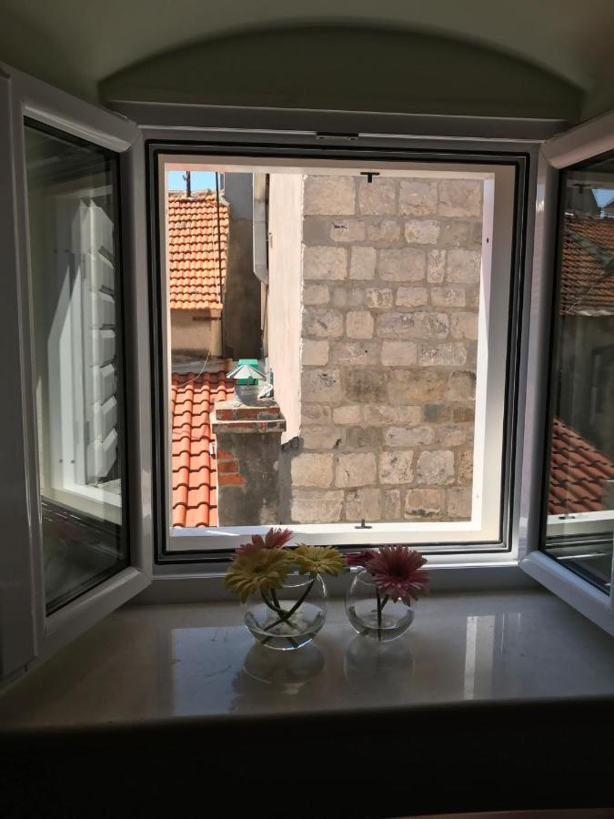 Old Town Apartments Trogir - Free Parking Buitenkant foto