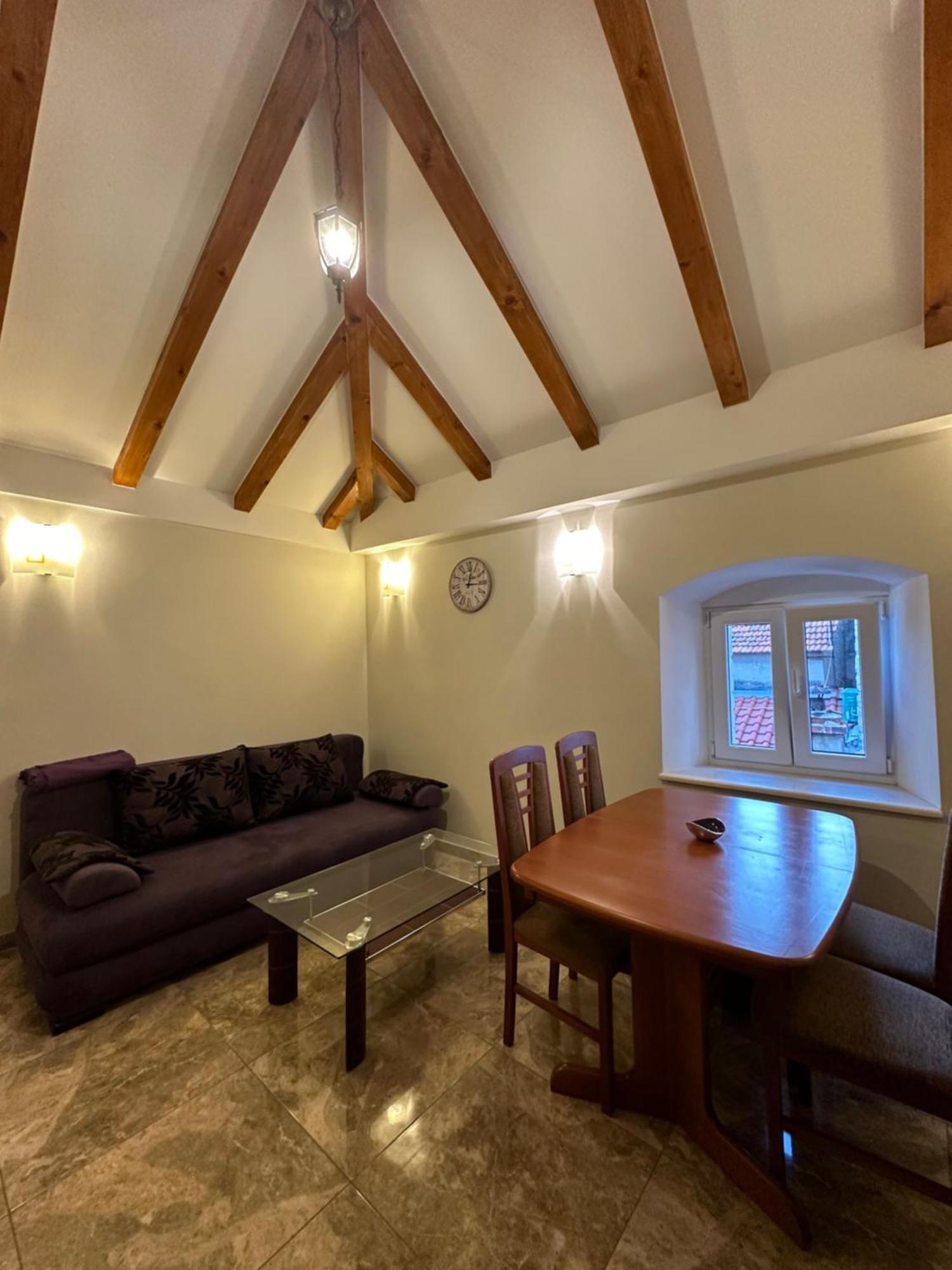 Old Town Apartments Trogir - Free Parking Buitenkant foto