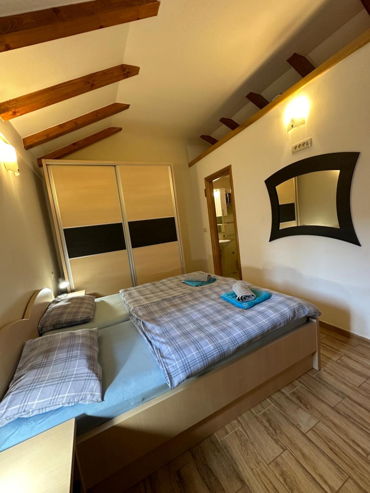 Old Town Apartments Trogir - Free Parking Buitenkant foto
